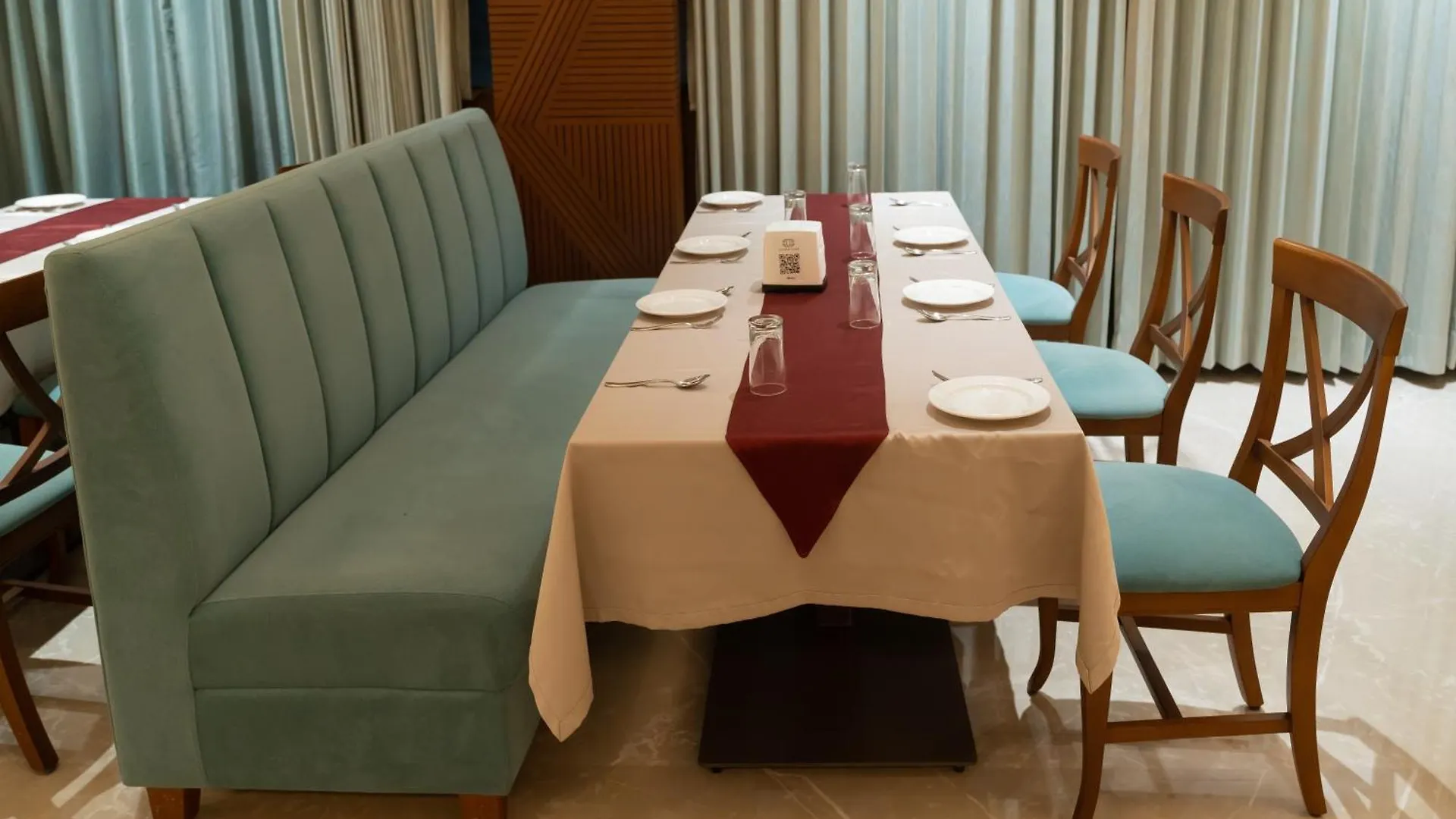 Hotel Le Grandeur Narasimharaja Puram