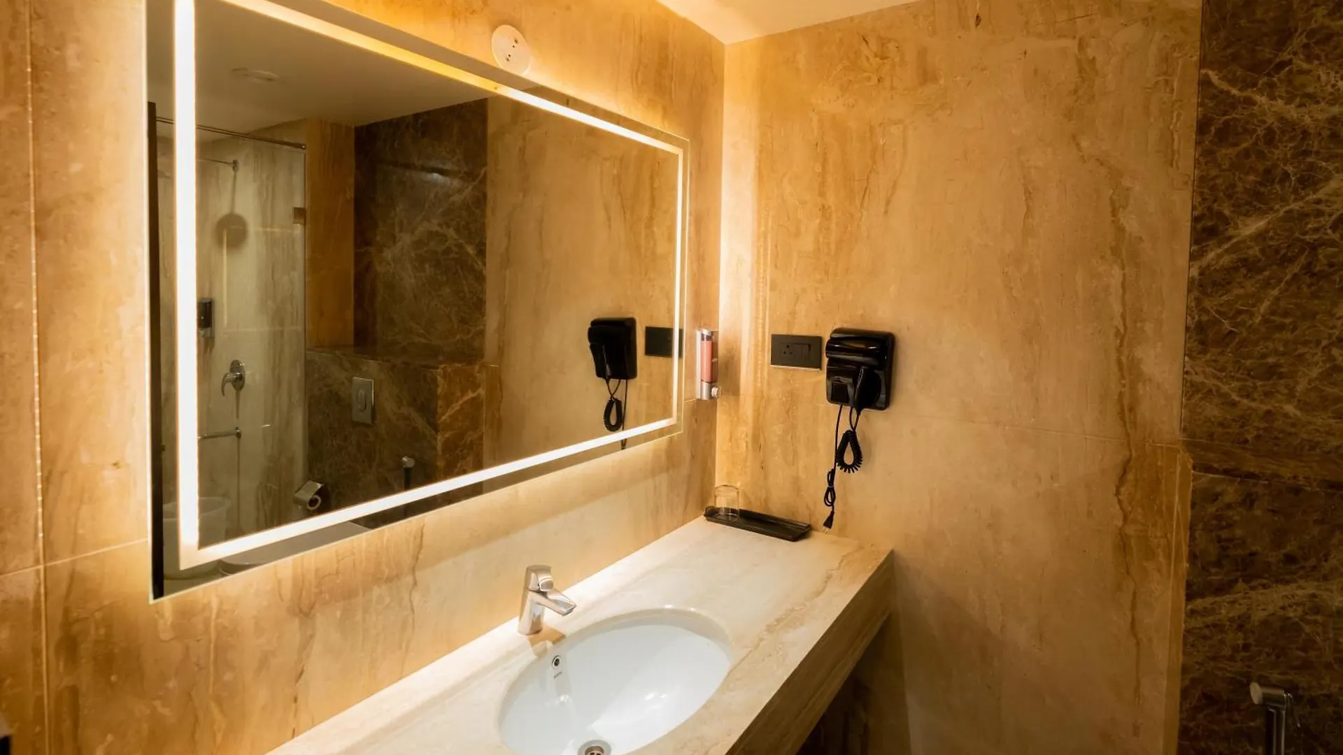Hotel Le Grandeur Narasimharaja Puram 3*,  India